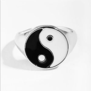 💗 Silver Yin Yang Ring Size 8 NEW